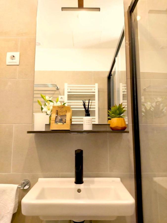 Apartamento Nuevo Y Reformado Al Lado De La Gran Via Madrilena Extérieur photo